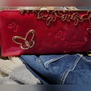 HaiMaQiShi pearlescent pink clutch with gold butterflies and rhinstones Like new